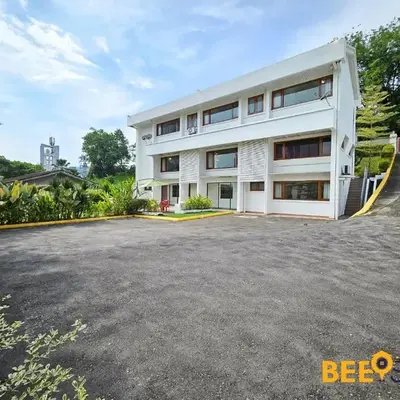 Bangsar Three Storey Luxury Landed House 19PAX