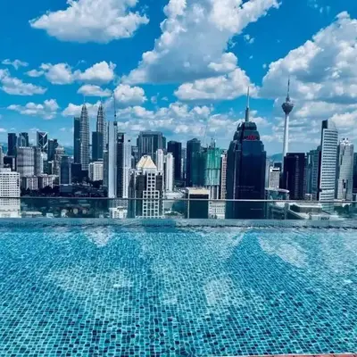 Spacious Home for 6pax - Regalia Suite - Infinity Pool with KL City View - Free Wi-Fi & Parking