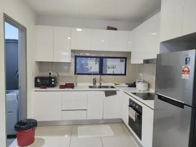 Gallery image of Astoria,4r3b,4kmtoklcc,1505sf,bigbalcony,newcondo,bathtub,nicefacilities in Kuala Lumpur