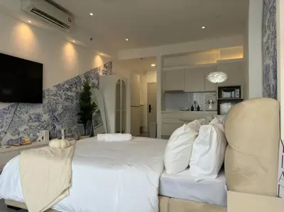 Gallery image of Pretty Room with balcony klcc view in Chamber in Kuala Lumpur