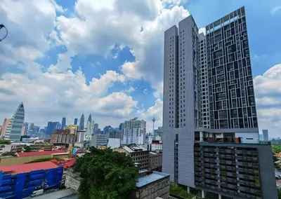 Gallery image of Chamber Residence Klcc & kl tower view with balcony in Kuala Lumpur
