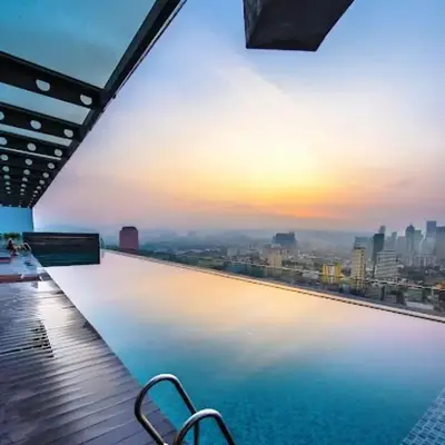 Regalia Infinity Skypool