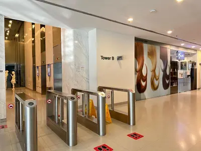 a lobby of a shopping mall with a store at Summer Suites klcc by kuala lumpur in Kuala Lumpur