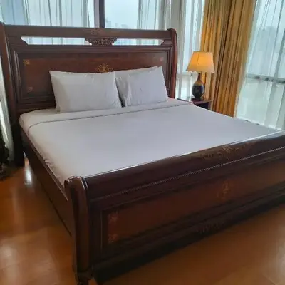 Times Square Suite KL