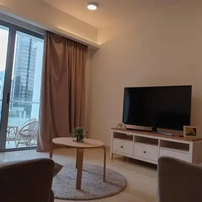 Luxury Balcony Suites- Homestay