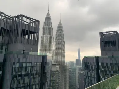 a view of the petronas twin skyscrapers at Star Residence 1R1B KLCC in Kuala Lumpur