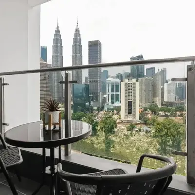 Legasi 3 Premium Bedroom With KLCC View 10min Walk to KLCC Comes With Board Games and PS4 Fit Up To 10PAX