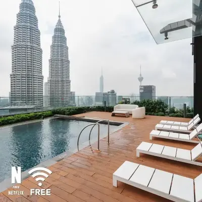 1BR| Rooftop Twin Towers View l Near LRT