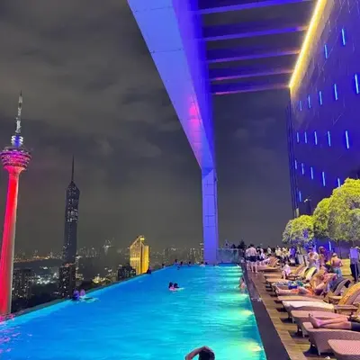 The Face Platinum KLCC By Infinity Pool