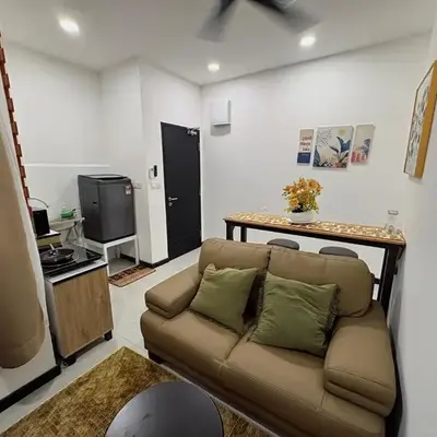 Neu Suites #2BR Apartment by LammyNora