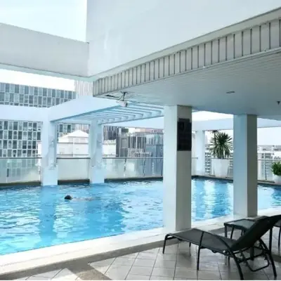 Park view apartment klcc with city view