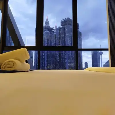 Scarletz Suite KLCC by Winstay