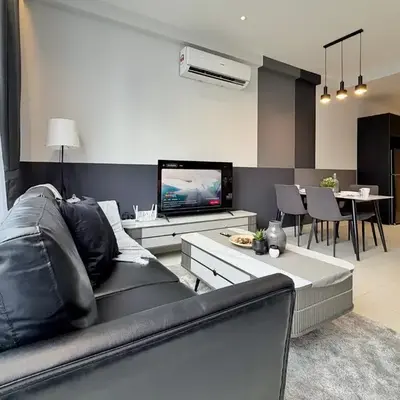 Majestic Luxe 1BR Apt with KLCC View Rooftop Pool