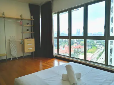 Gallery image of KLCC Inifinity Pool - The Regalia Residences & Suites by KL minsu in Kuala Lumpur
